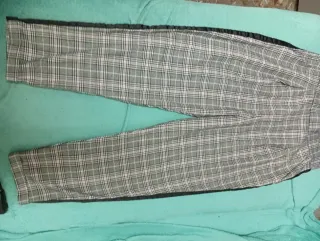 Pantalón cuadros tobillero Stradivarius Talla M