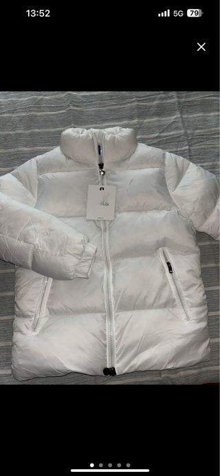 Chaqueta de plumas blanca