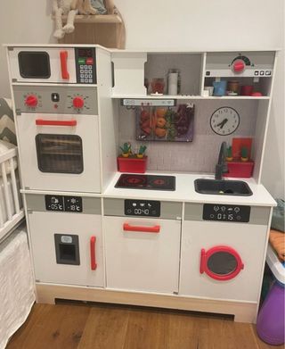 Cocinita de madera juguete. Modelo grande.