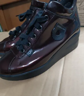 Scarpe Agile marroni lucide