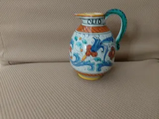Brocca in ceramica decorata Olio