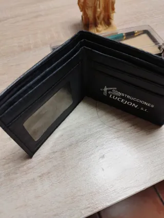 Lote vintage: figura, pluma y carteras