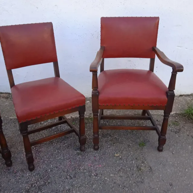 Juego de 4 sillas antiguas..