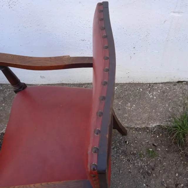 Juego de 4 sillas antiguas..