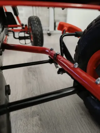 Coche de pedales para niños