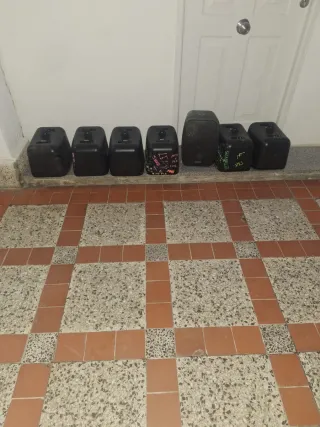 Equipo de sonido 7 altavoces negro