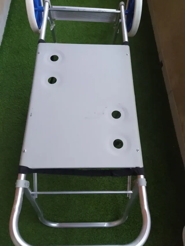 Carro de playa convertible en mesa