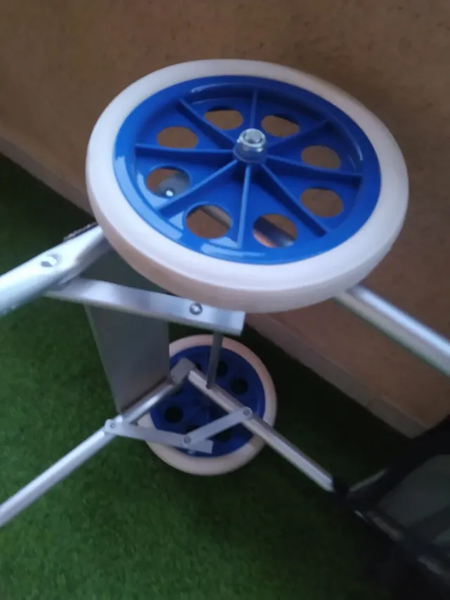 Carro de playa convertible en mesa