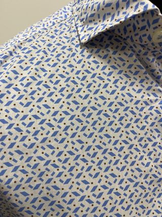 Camisa caballero estampado azul, marca italiana.