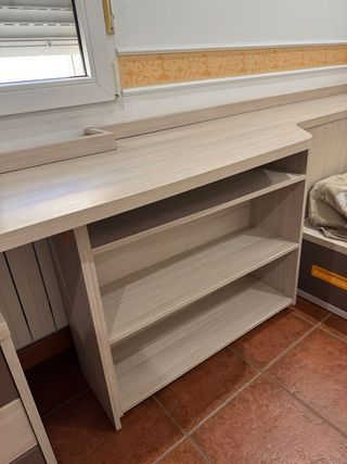 Habitación juvenil con cajoneras