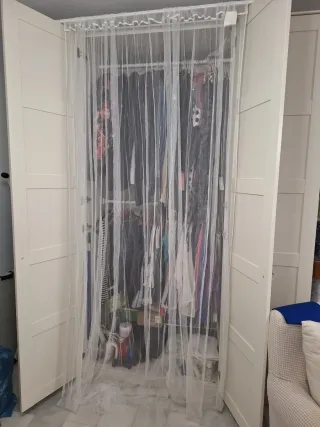 Una Cortina de red Ikea Lill   Una pata o hoja med