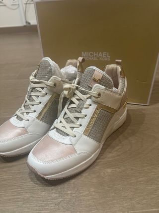 Zapatillas Michael Kors Doradas y Blancas