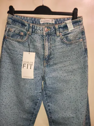 Jeans Stradivarius Wideleg con brillos T.38