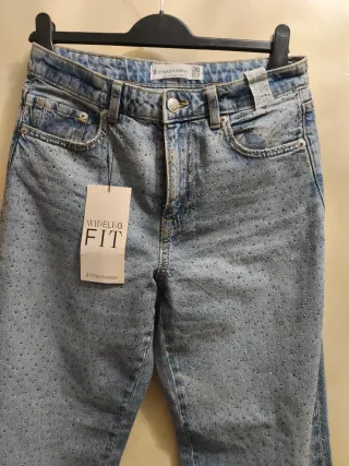 Jeans Stradivarius Wideleg con brillos T.38