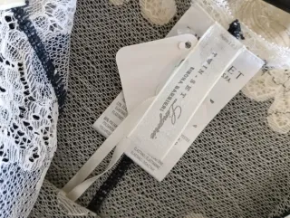 Conjunto de lencería negro y blanco