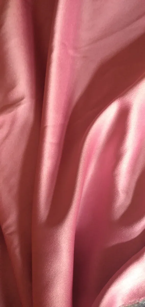 Tela crepe satinada  rosa.