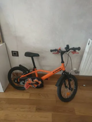 Bicicleta infantil B-twin naranja