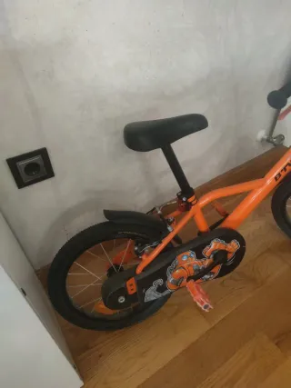 Bicicleta infantil B-twin naranja