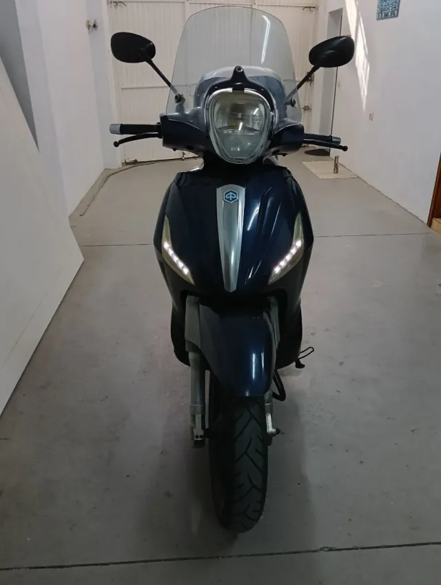 Piaggio Beverly 350 Sport Touring
