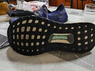 Adidas Ultra Boost Talla 39 queda tralla aun