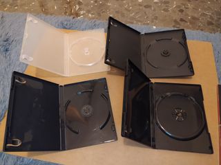 Grupo de cajas para almacenaje de CD's / DVD's