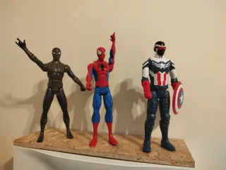 Figuras Marvel: Spiderman y Falcon
