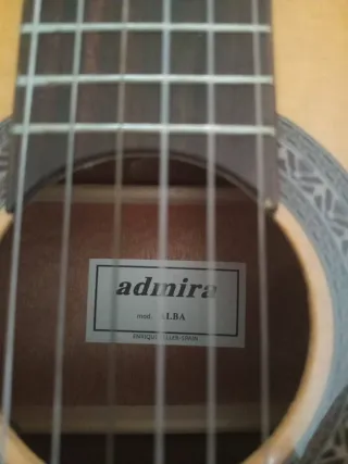 Guitarra Clásica Alba con funda+ embalaje original