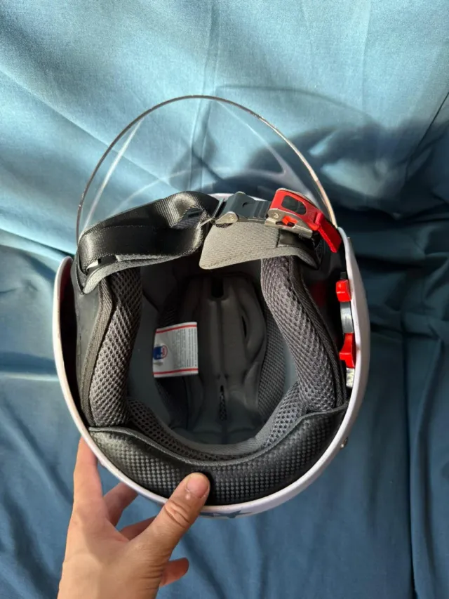 Casco moto nuevo con visera y estrellas