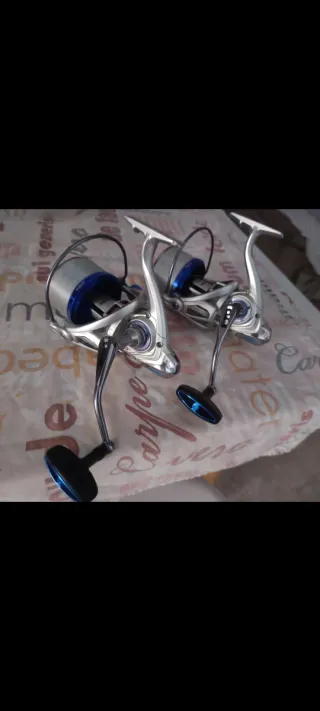 Cañas y carretes de pesca surfcasting