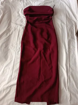 Vestido largo rojo sin tirantes