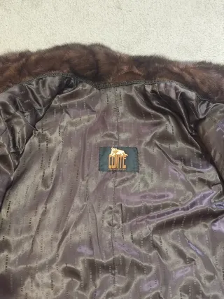 Abrigo de piel marrón