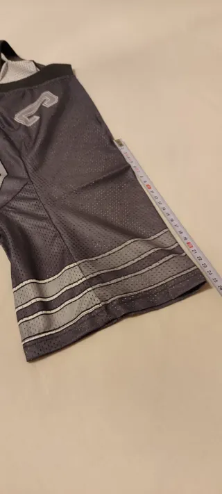 Camiseta NFL oversize gris y negra