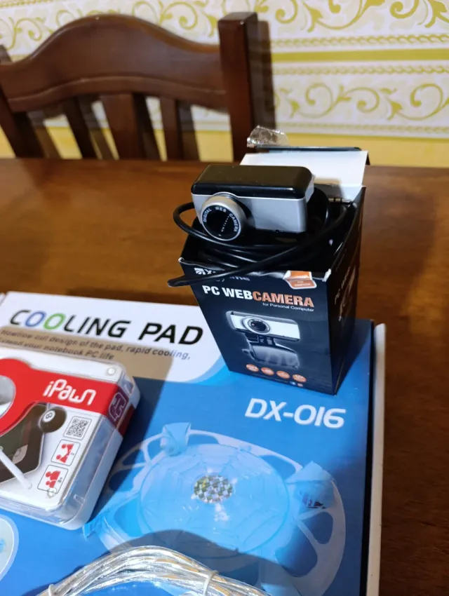 Tastiera e Webcam PC