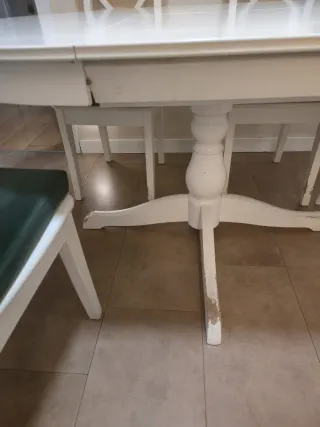 Mesa comedor extensible y 4 sillas