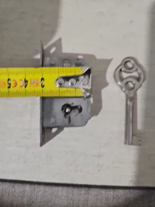 Cerradura antigua derecha