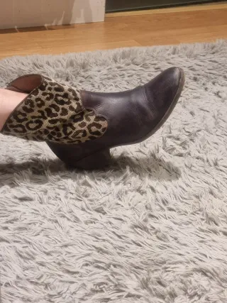 Botines cowboy Mustang animal print