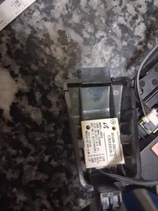 Despiece Samsung UE32J5200AW