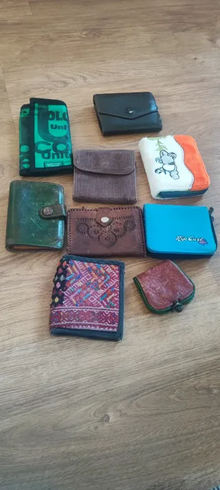 Lote de Carteras Variadas. 10€ todas