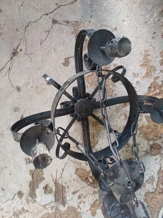 Lámpara de forja estilo rústico