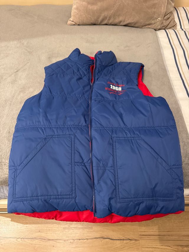 Chaleco reversible acolchado casi nuevo. Talla 14