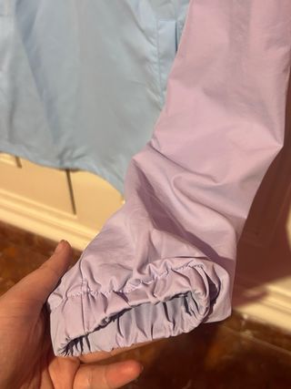 Chaqueta chubasquero bicolor