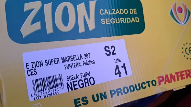 Botas de trabajo negras y grises