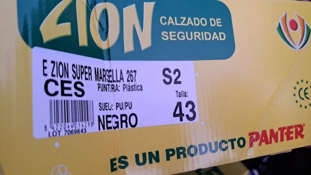 Botas de trabajo negras y grises