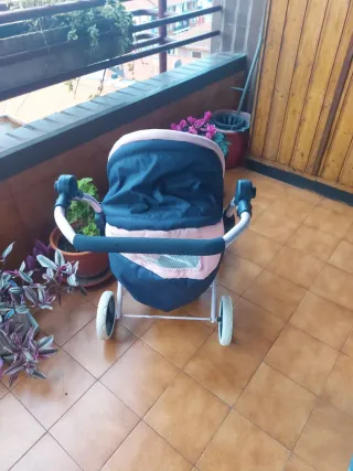 Silla de muñecas rosa y azul