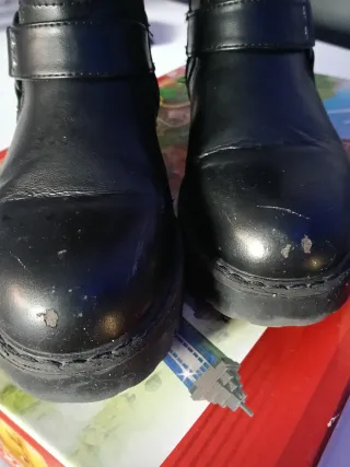 Botas niña media caña negras