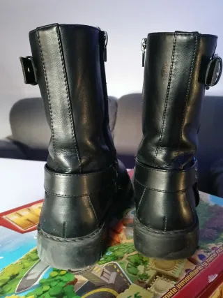 Botas niña media caña negras