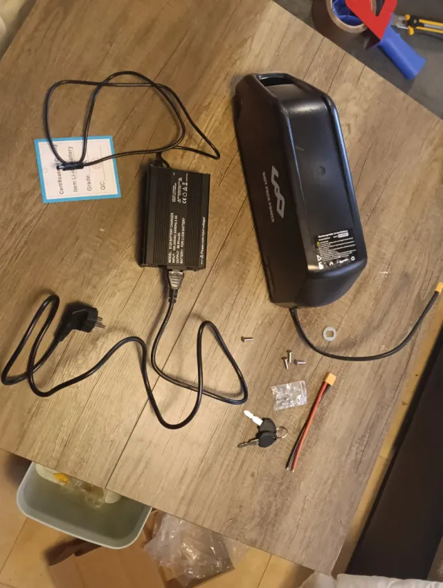 Batería 52V-25Ah + Inversor