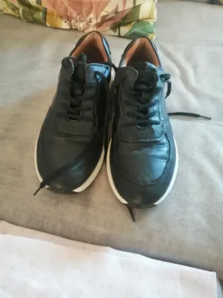 Zapatillas de piel negras