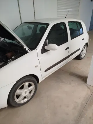 Renault Clio 2002
