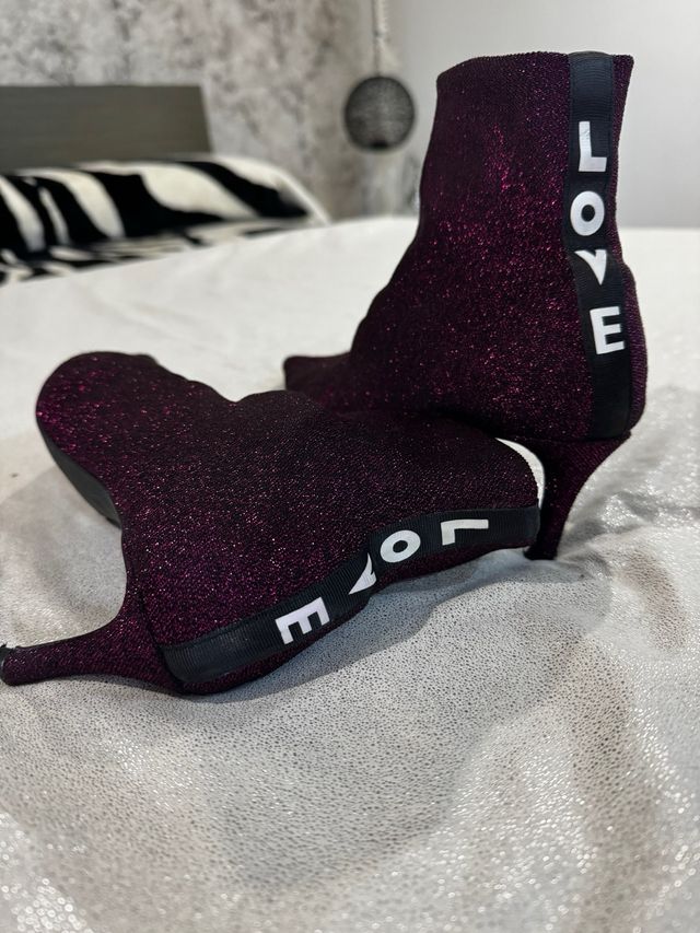 Botines brillantes elásticos burdeos